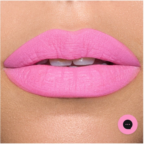 Jeffree Star Cosmetics Velvet Trap lipstick-laced cake - Picture 4 of 5
